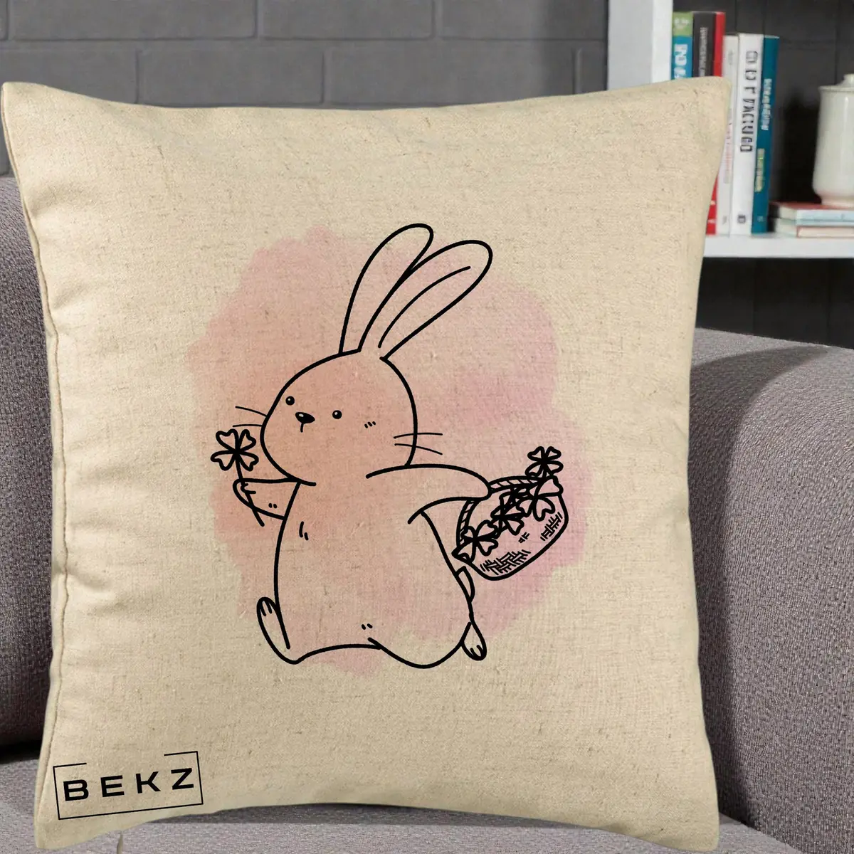 Perna Decorativa Iepuras Kawaii cu Cosulet Floral, 40x40 cm, Bej, Husa Detasabila, Perna, BEKZ®