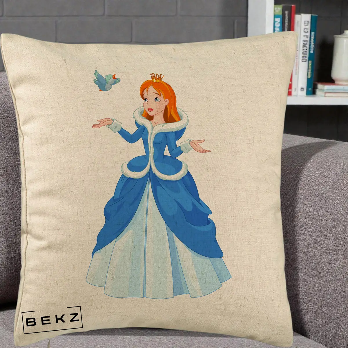 Perna Decorativa Printesa Albastra cu Pasare, 40x40 cm, Bej, Husa Detasabila, Perna, BEKZ®