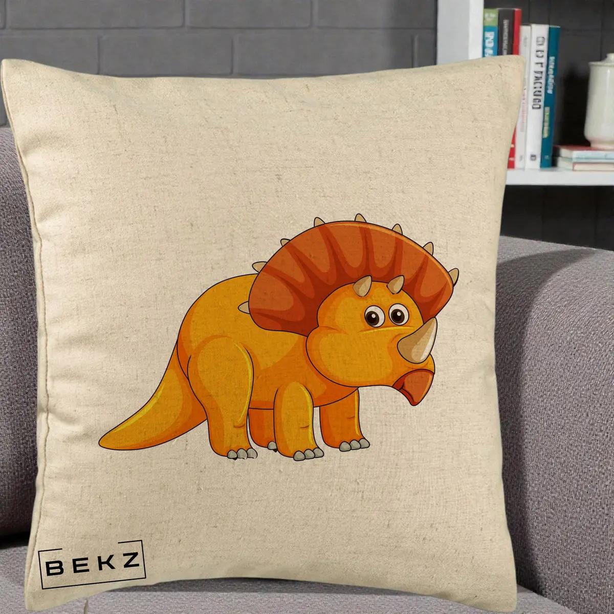 Perna Decorativa Triceratops Portocaliu, 40x40 cm, Bej, Husa Detasabila, Perna, BEKZ®