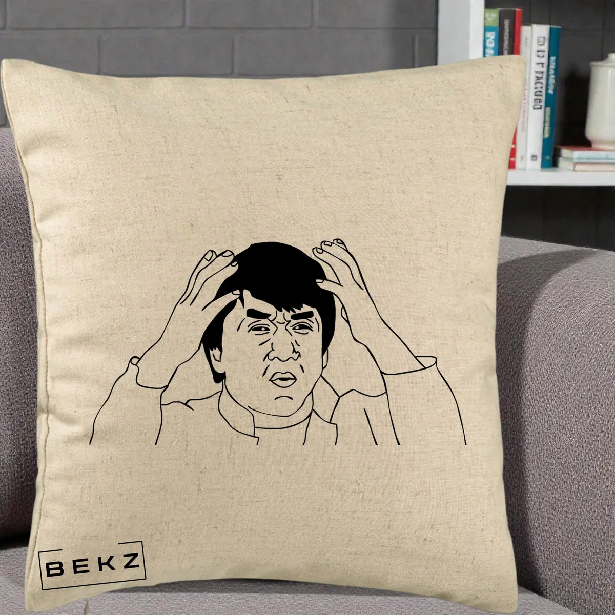 Perna Decorativa Jackie Chan WTF, 40x40 cm, Bej, Husa Detasabila, Perna, BEKZ®