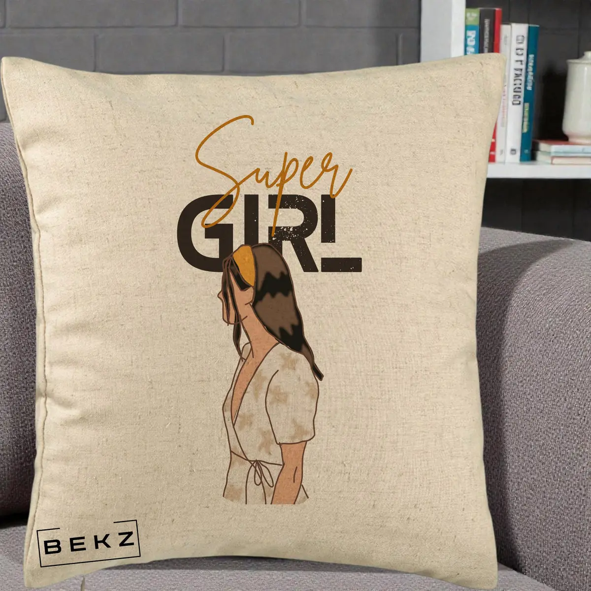 Perna Decorativa Super Girl Aesthetic, 40x40 cm, Bej, Husa Detasabila, Perna, BEKZ®