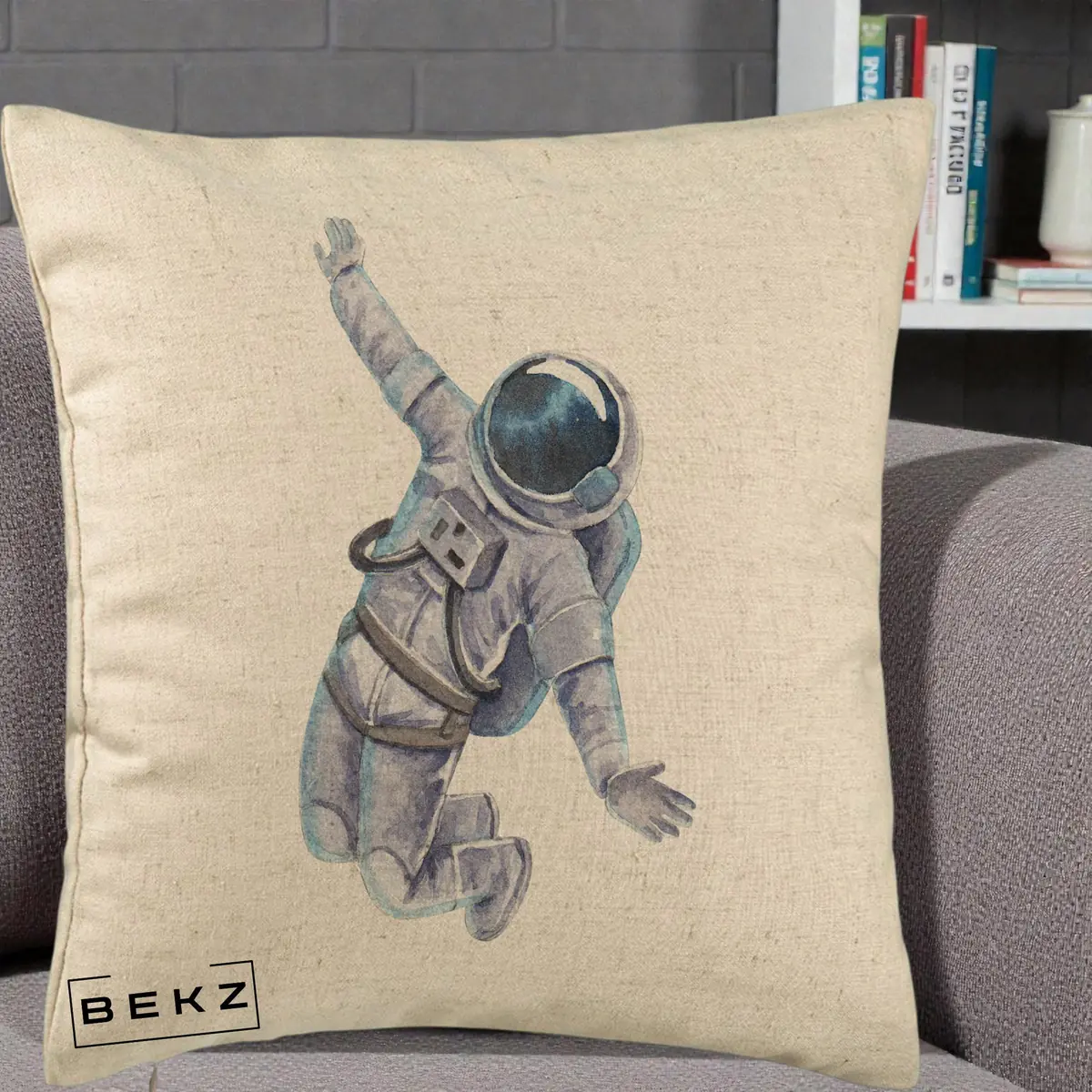 Perna Decorativa Astronaut Acuarela Zbor, 40x40 cm, Bej, Husa Detasabila, Perna, BEKZ®