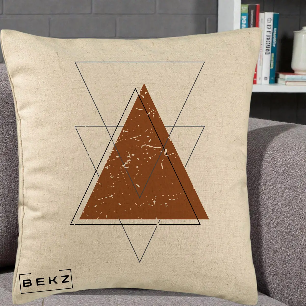 Perna Decorativa Geometric Triunghiuri Sacred, 40x40 cm, Bej, Husa Detasabila, Perna, BEKZ®