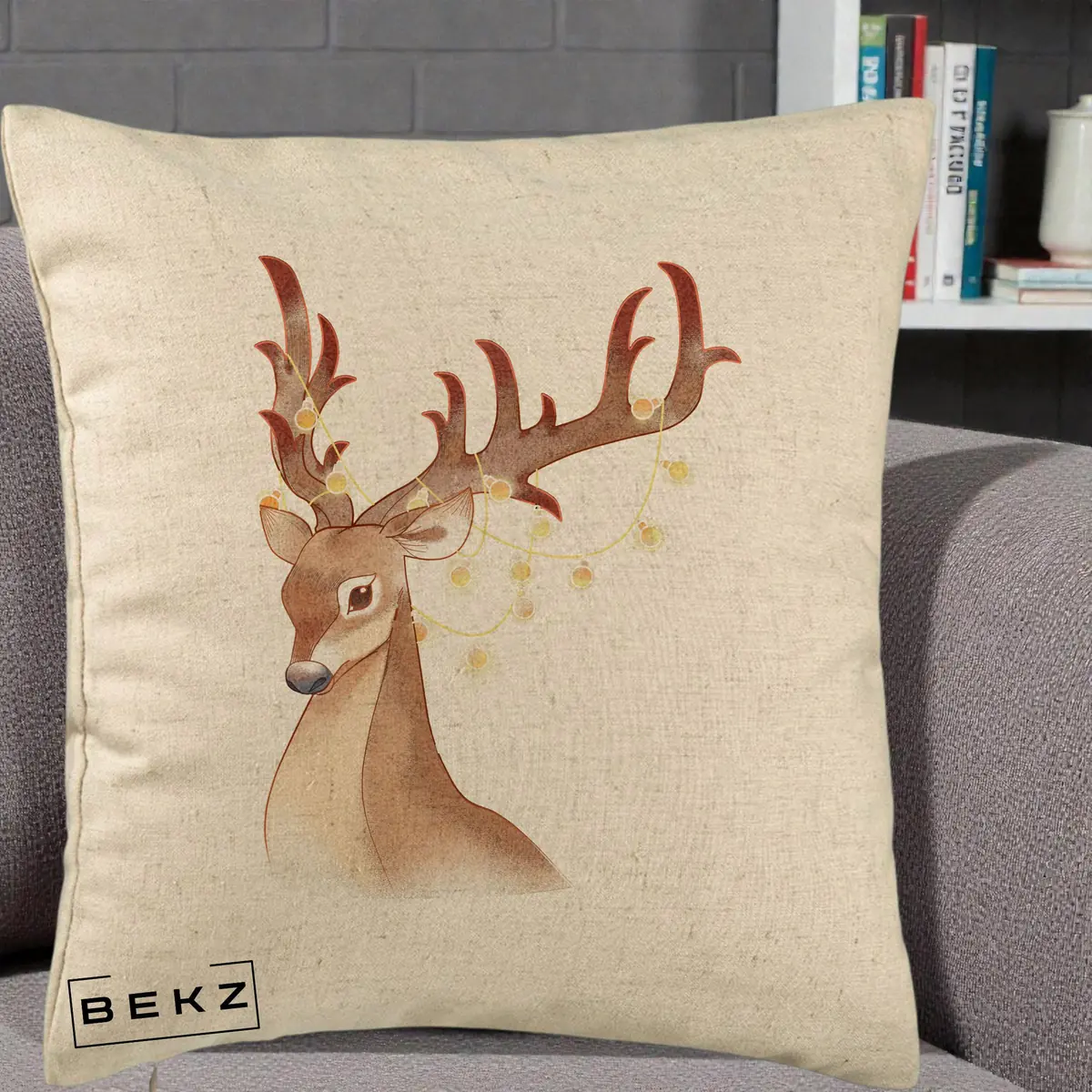 Perna Decorativa Ren cu Luminite de Craciun, 40x40 cm, Bej, Husa Detasabila, Perna, BEKZ®