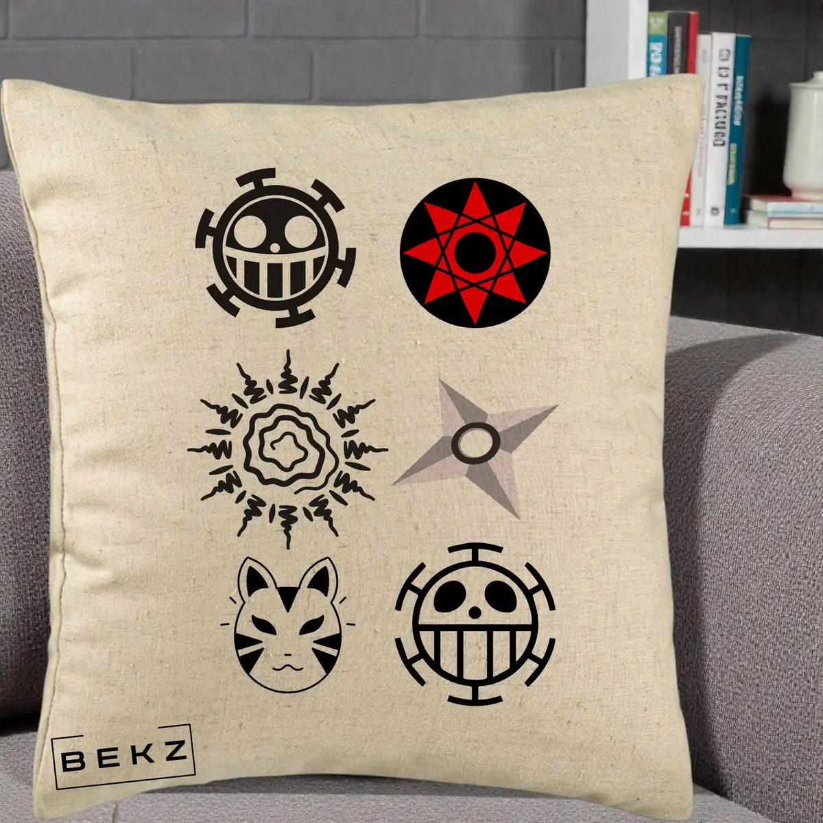 Perna Decorativa Simboluri Anime Mix - Naruto One Piece, 40x40 cm, Bej, Husa Detasabila, Perna, BEKZ®