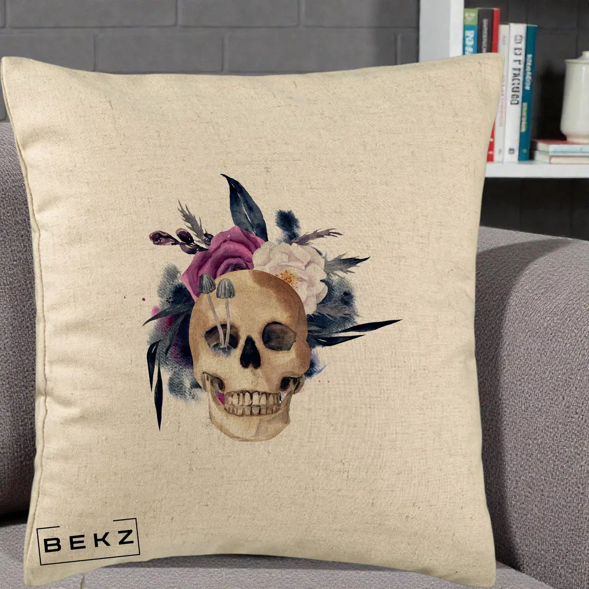 Perna Decorativa Craniu Floral cu Trandafiri si Ciuperci, 40x40 cm, Bej, Husa Detasabila, Perna, BEKZ®