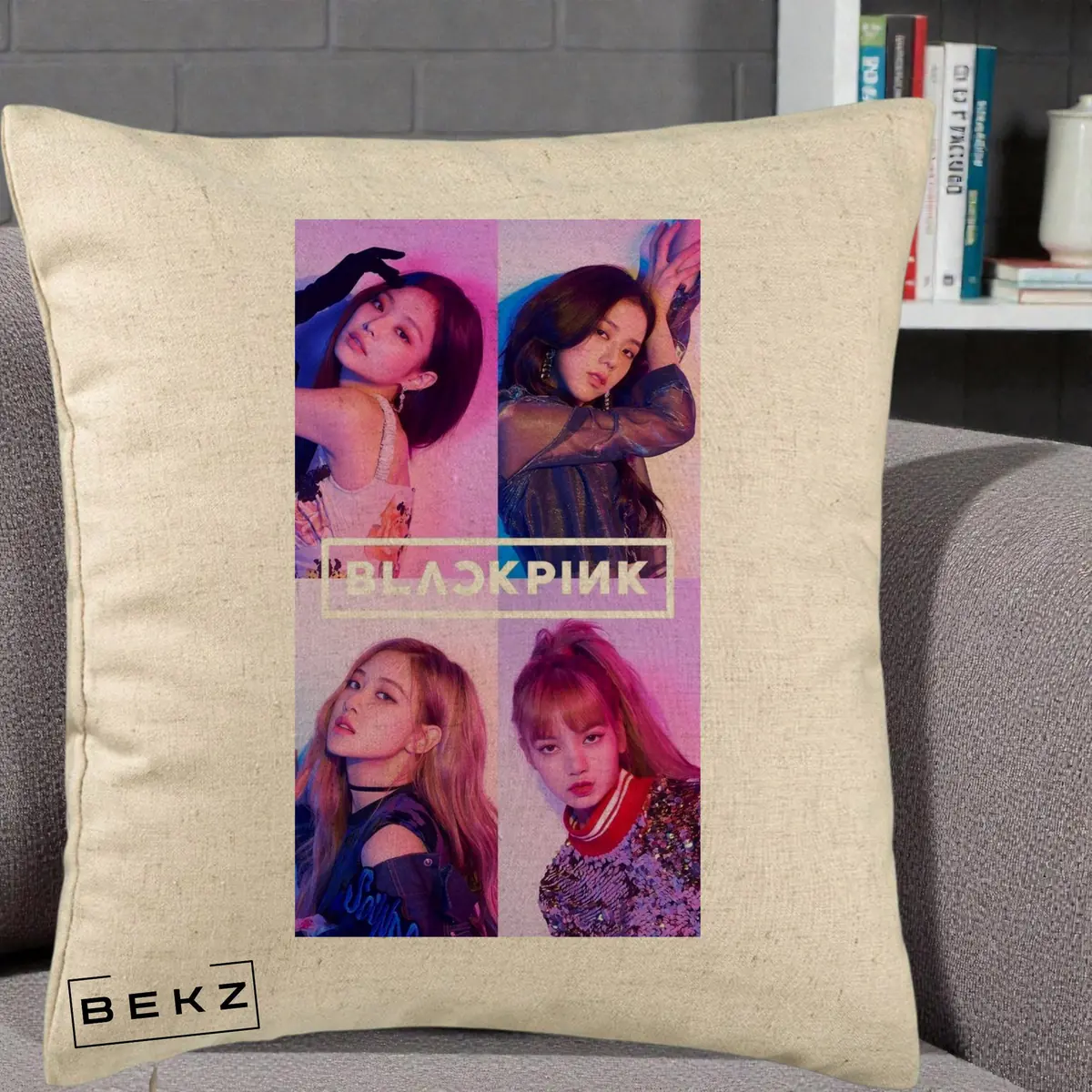 Perna Decorativa BLACKPINK Poster Colaj 4 Membre Violet Roz, 40x40 cm, Bej, Husa Detasabila, Perna, BEKZ®