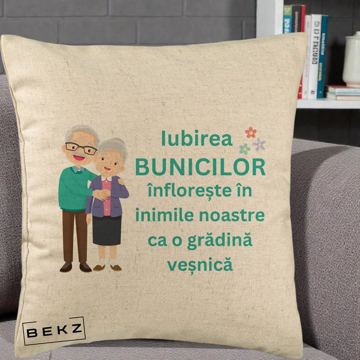 Perna Decorativa Bunicii Iubirea Infloreste Cuplu Senior Teal, 40x40 cm, Bej, Husa Detasabila, Perna, BEKZ®