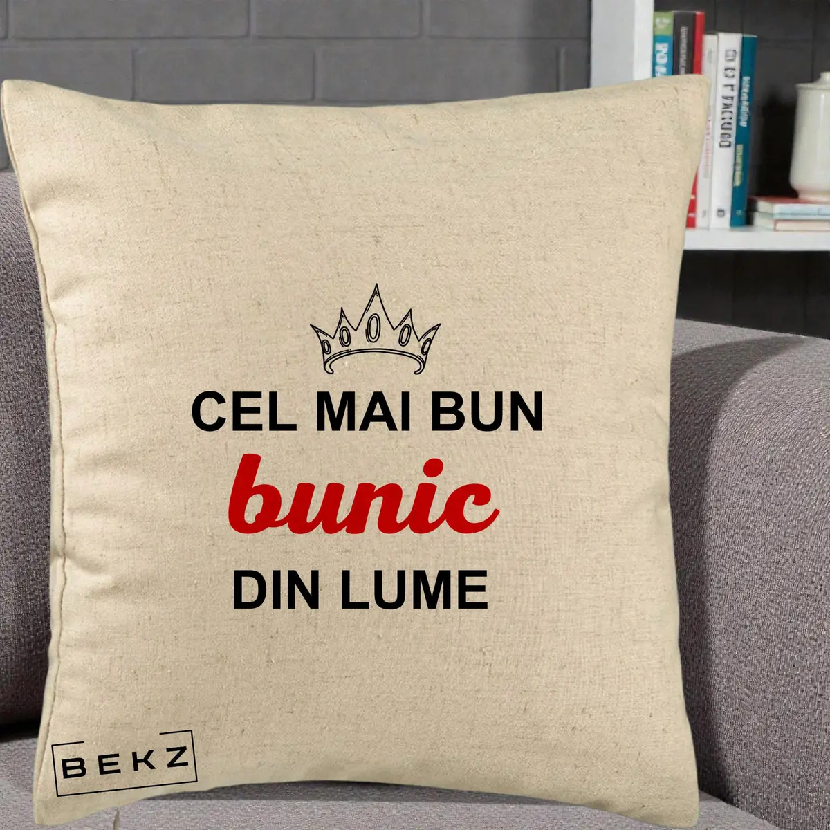 Perna Decorativa Cel Mai Bun Bunic Din Lume Coroana Rosu, 40x40 cm, Bej, Husa Detasabila, Perna, BEKZ®