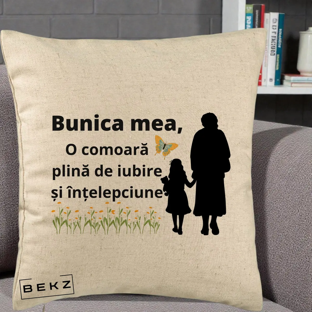 Perna Decorativa Bunica Mea Comoara Iubire Intelepciune Varianta Extinsa, 40x40 cm, Bej, Husa Detasabila, Perna, BEKZ®