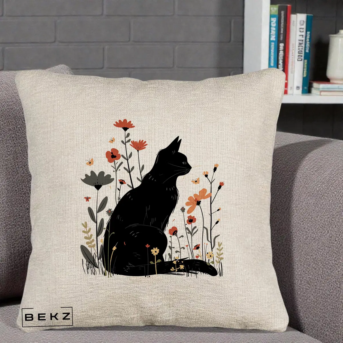 Perna Decorativa Pisica Neagra Profil Flori Portocalii, 40x40 cm, Bej Canapea, Husa Detasabila, Perna, BEKZ®