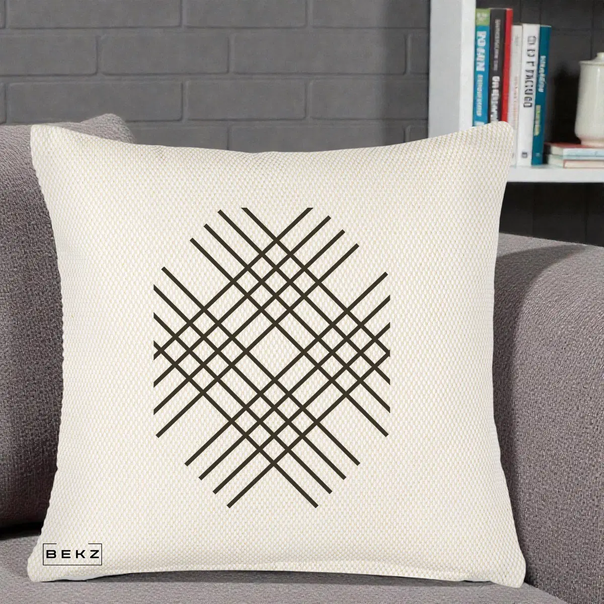 Perna Decorativa Geometric Grid, 40x40 cm, Crem Reliefat, Husa Detasabila, Perna, BEKZ®