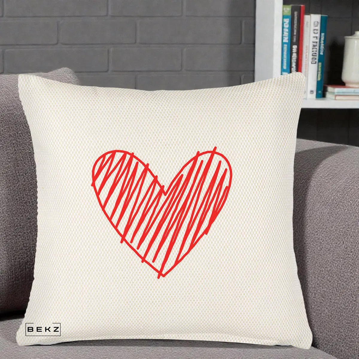 Perna Decorativa Inima Rosie Desen Manual, 40x40 cm, Crem Reliefat, Husa Detasabila, Perna, BEKZ®