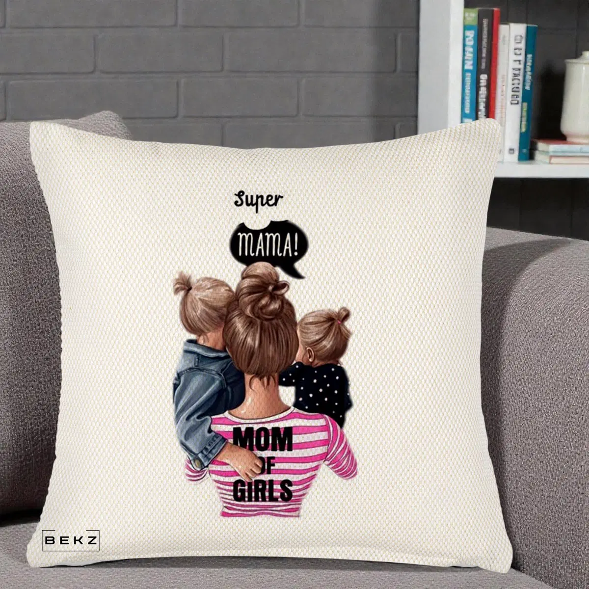 Perna Decorativa Super Mama Mom of Girls, 40x40 cm, Crem Reliefat, Husa Detasabila, Perna, BEKZ®