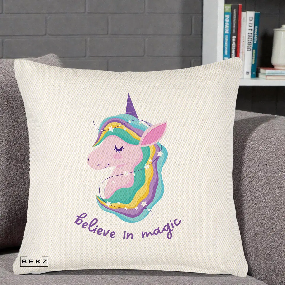 Perna Decorativa Unicorn Believe in Magic, 40x40 cm, Crem Reliefat, Husa Detasabila, Perna, BEKZ®
