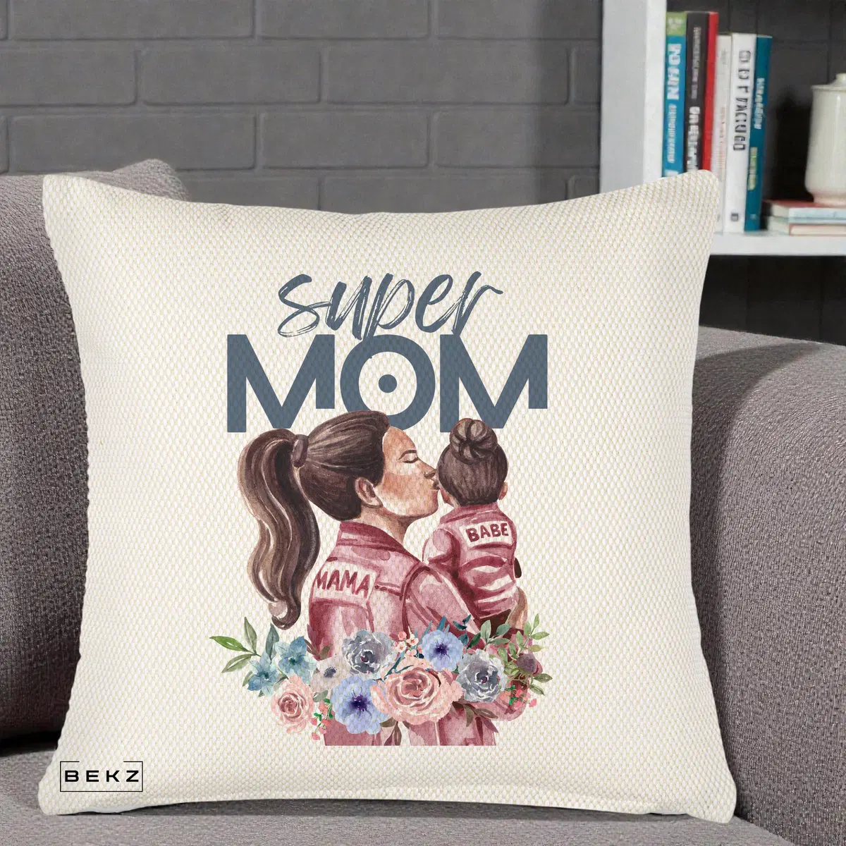 Perna Decorativa Super Mom Mama cu Bebelusul, 40x40 cm, Crem Reliefat, Husa Detasabila, Perna, BEKZ®