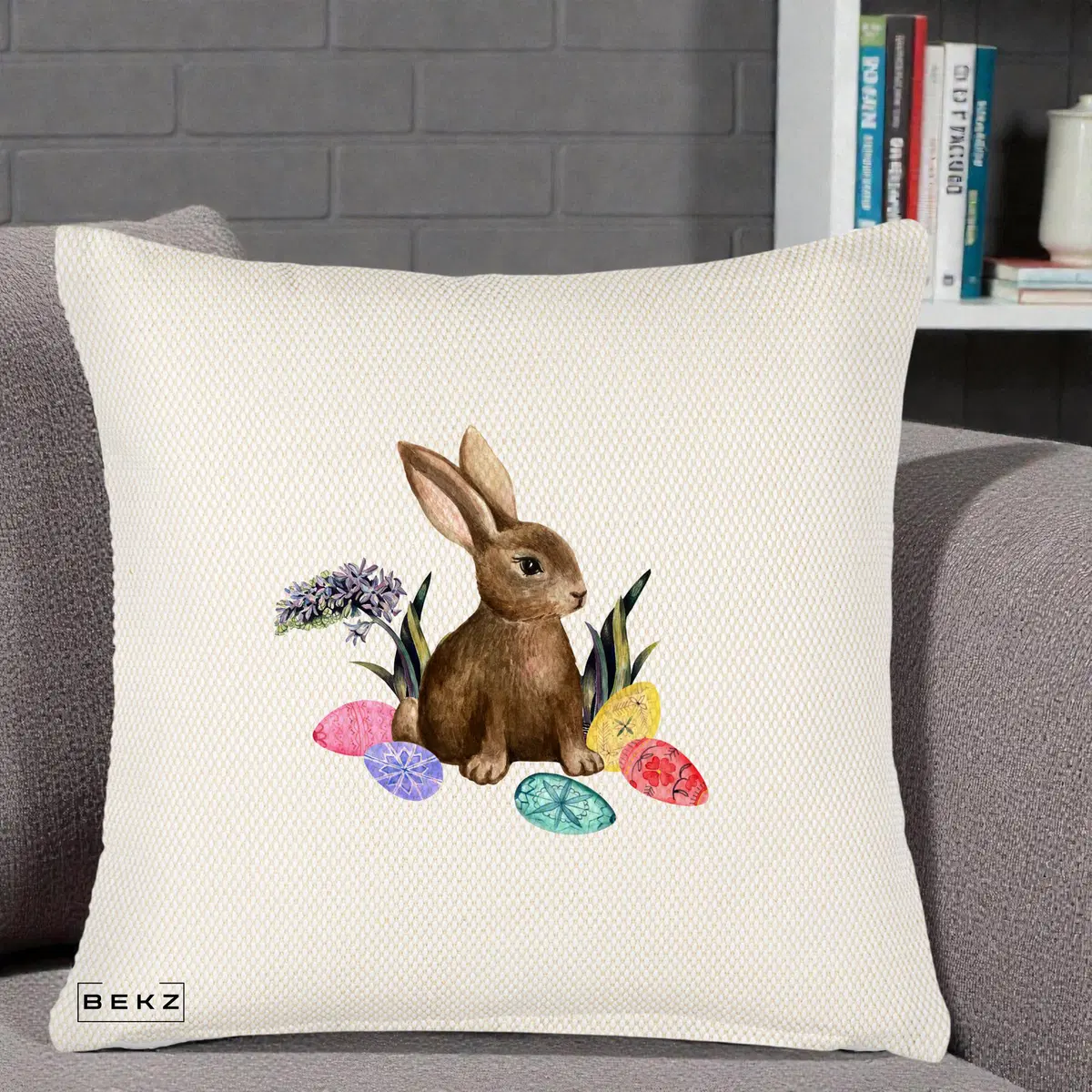 Perna Decorativa Iepuras cu Oua de Pasti Acuarela, 40x40 cm, Crem Reliefat, Husa Detasabila, Perna, BEKZ®