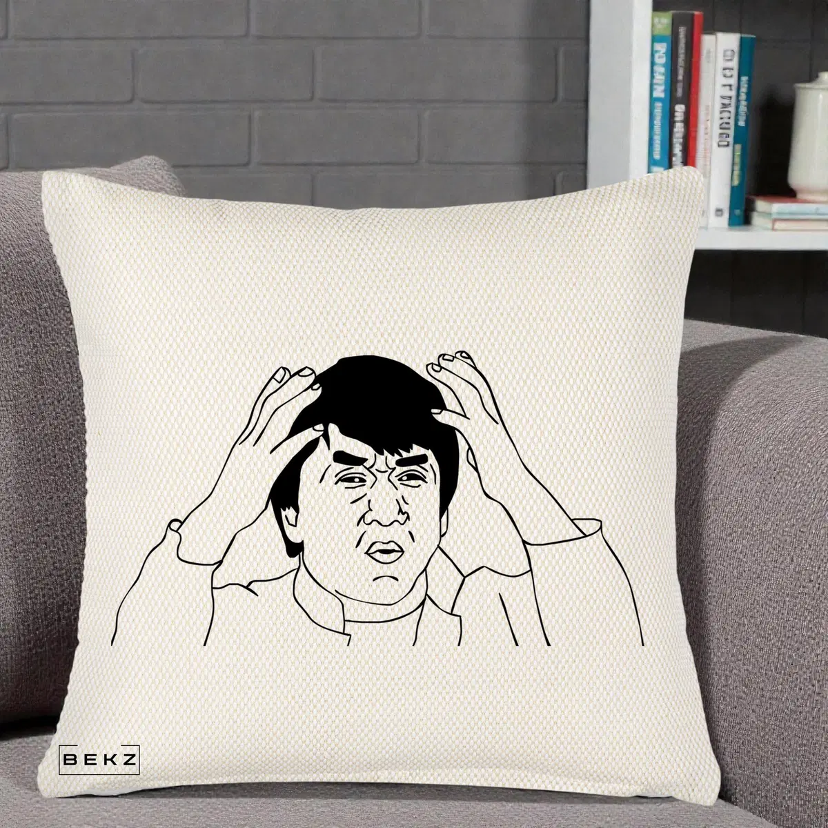 Perna Decorativa Jackie Chan WTF, 40x40 cm, Crem Reliefat, Husa Detasabila, Perna, BEKZ®