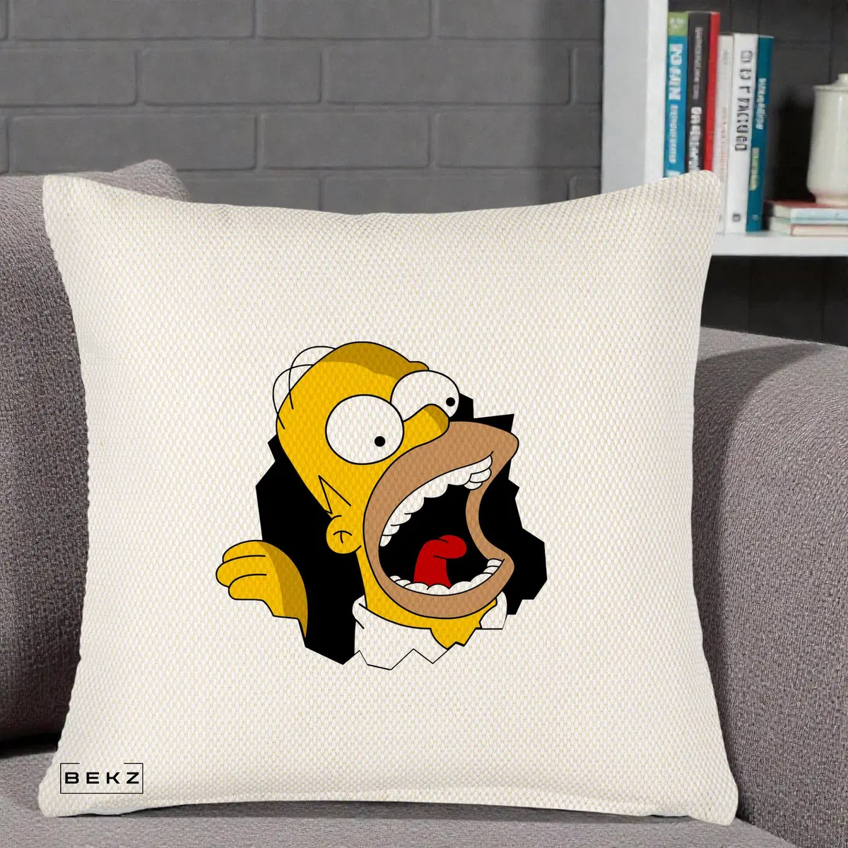 Perna Decorativa Homer Simpson Surpriza, 40x40 cm, Crem Reliefat, Husa Detasabila, Perna, BEKZ®