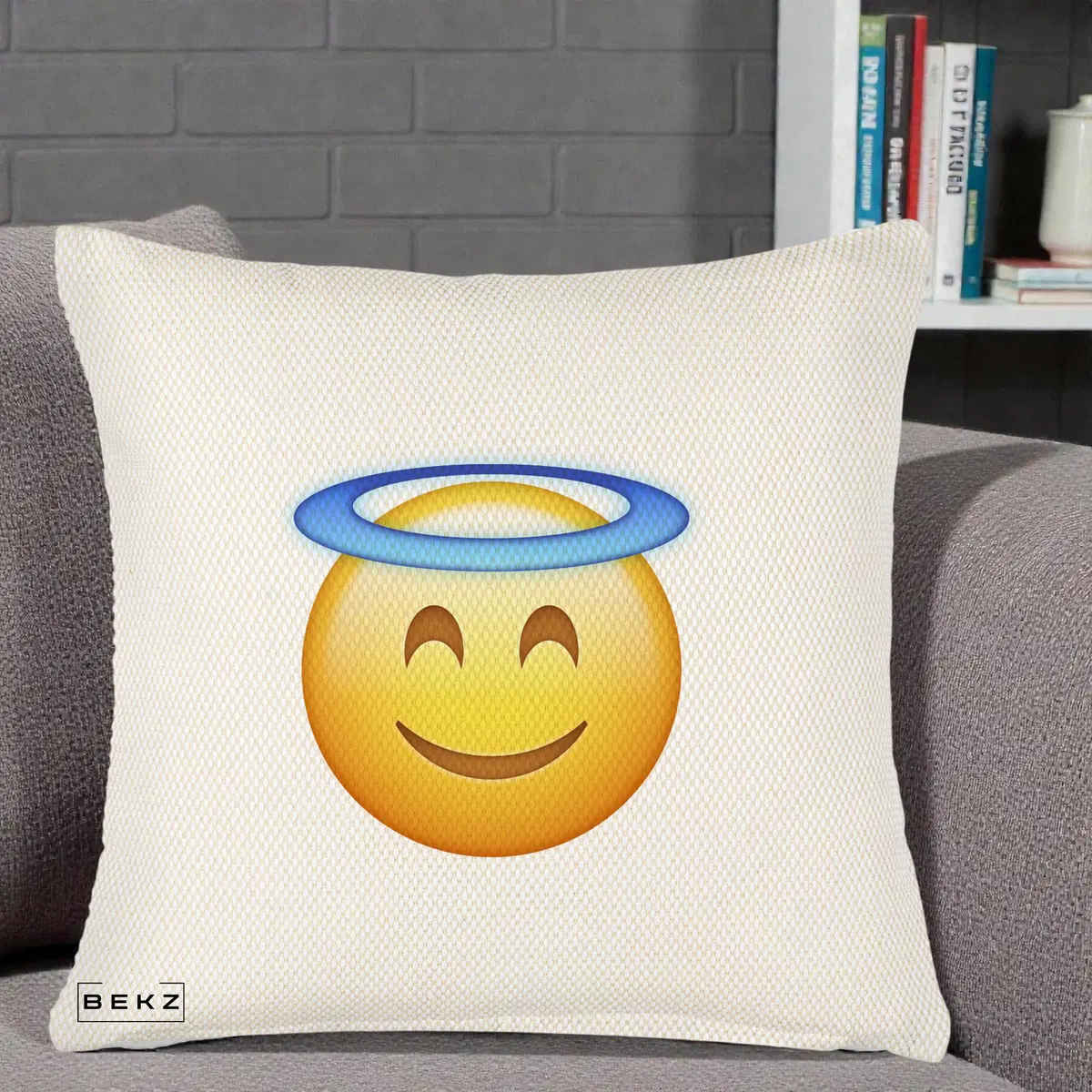 Perna Decorativa Emoji Inger cu Aureola, 40x40 cm, Crem Reliefat, Husa Detasabila, Perna, BEKZ®