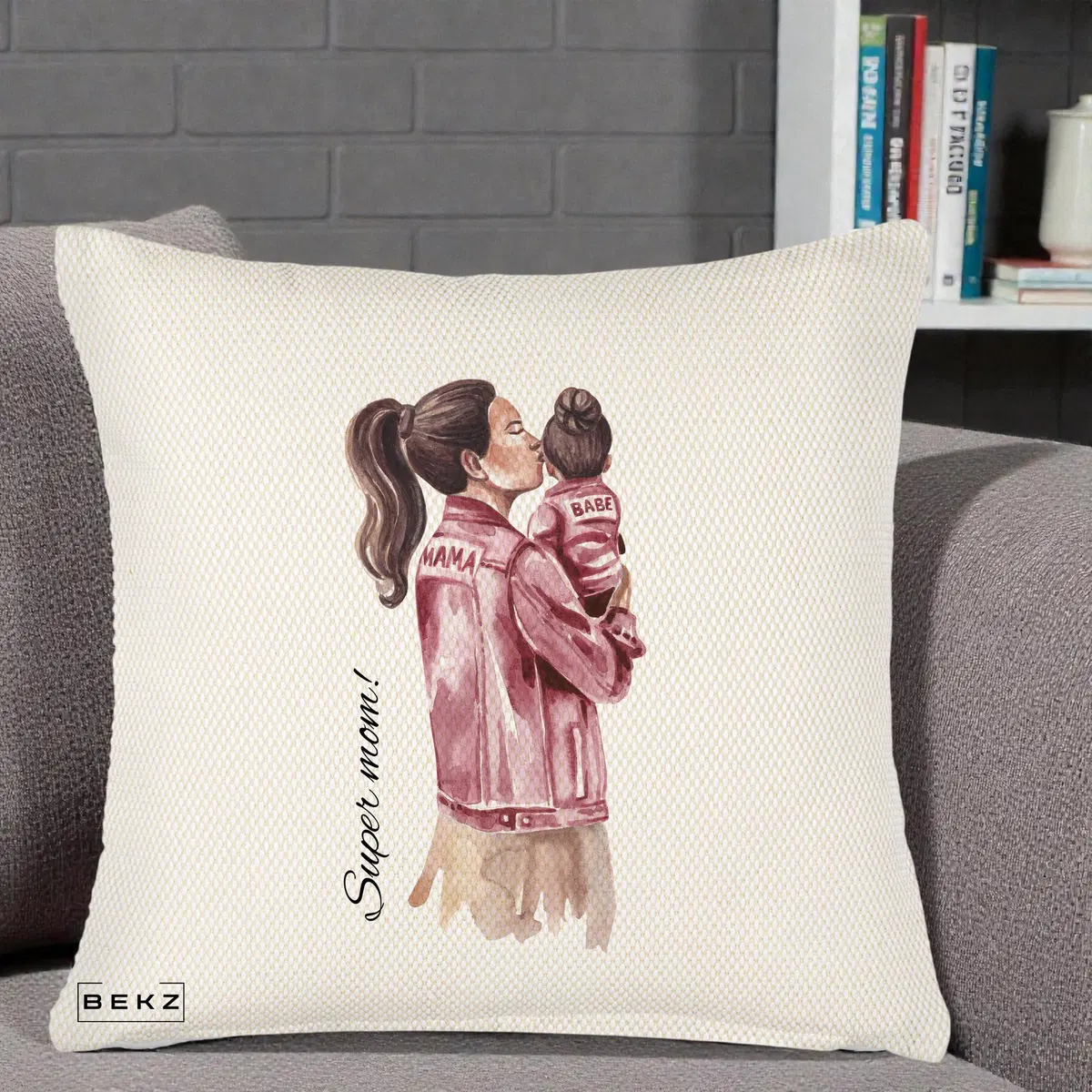 Perna Decorativa Super Mom Jachete Roz, 40x40 cm, Crem Reliefat, Husa Detasabila, Perna, BEKZ®