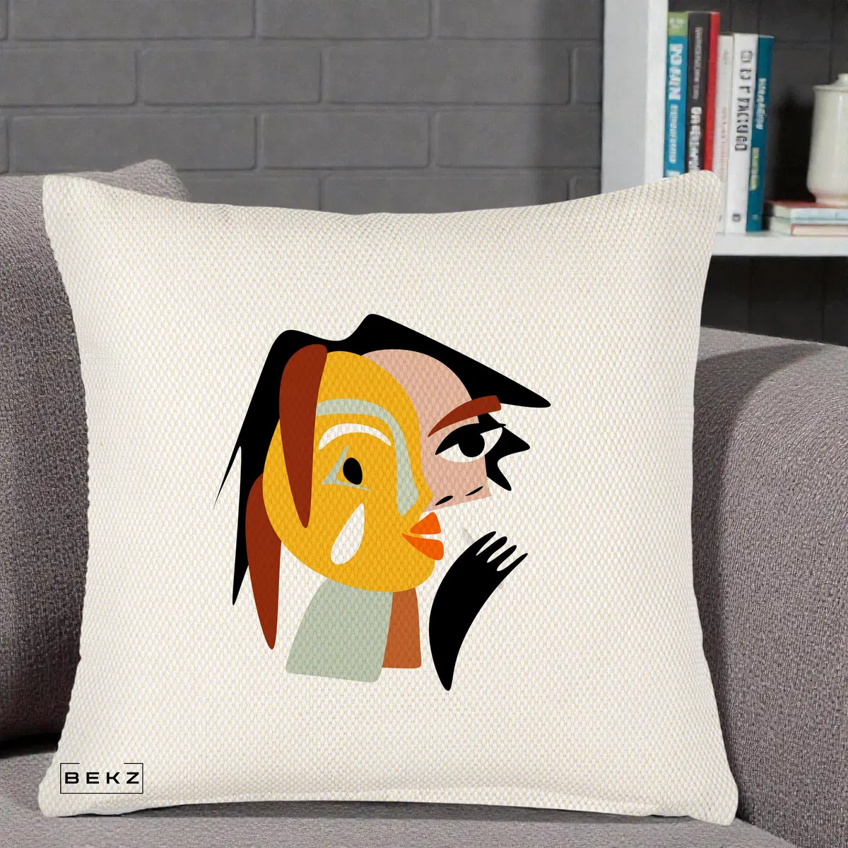 Perna Decorativa Portret Abstract Galben-Ocru, 40x40 cm, Crem Reliefat, Husa Detasabila, Perna, BEKZ®