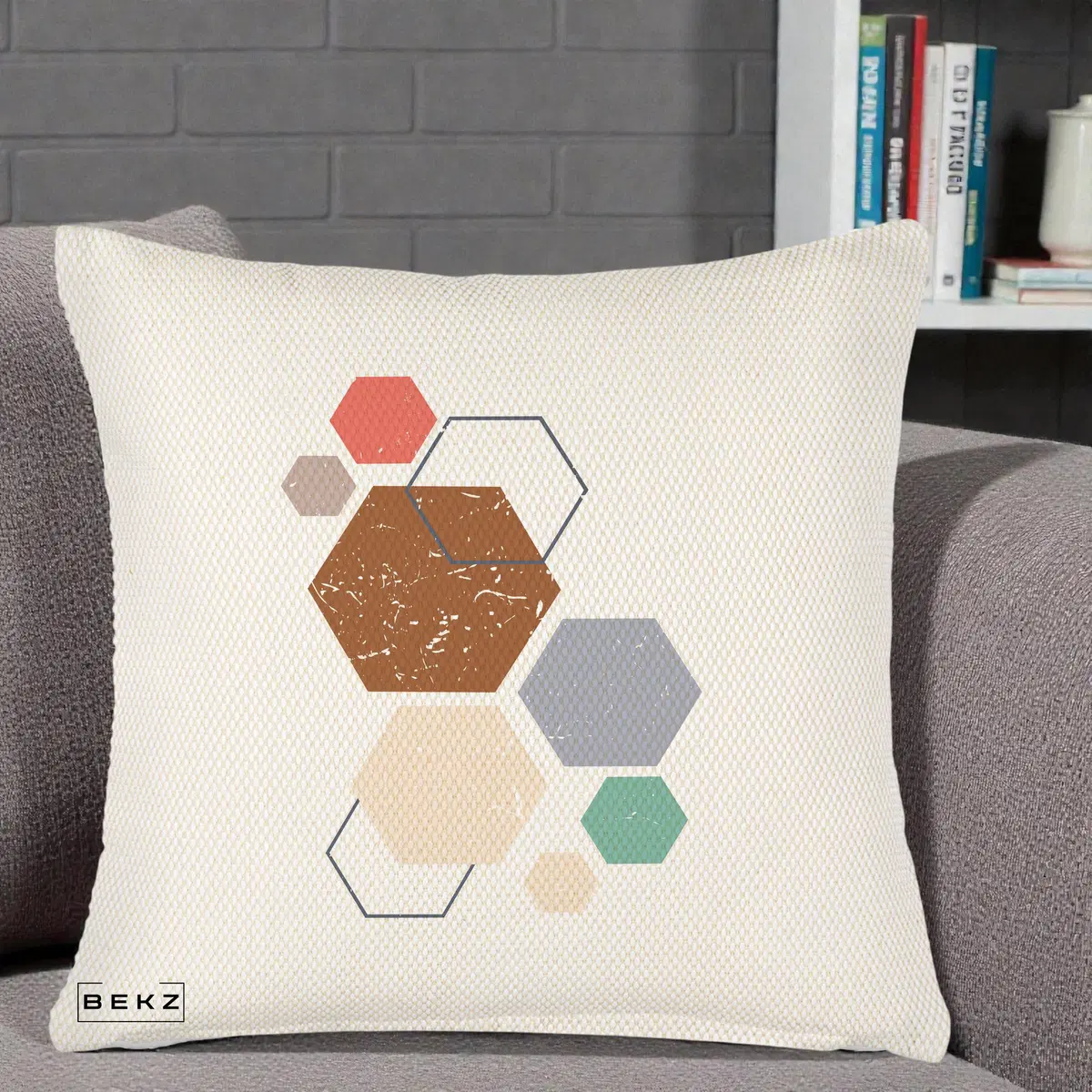 Perna Decorativa Geometric Hexagoane Multicolor, 40x40 cm, Crem Reliefat, Husa Detasabila, Perna, BEKZ®