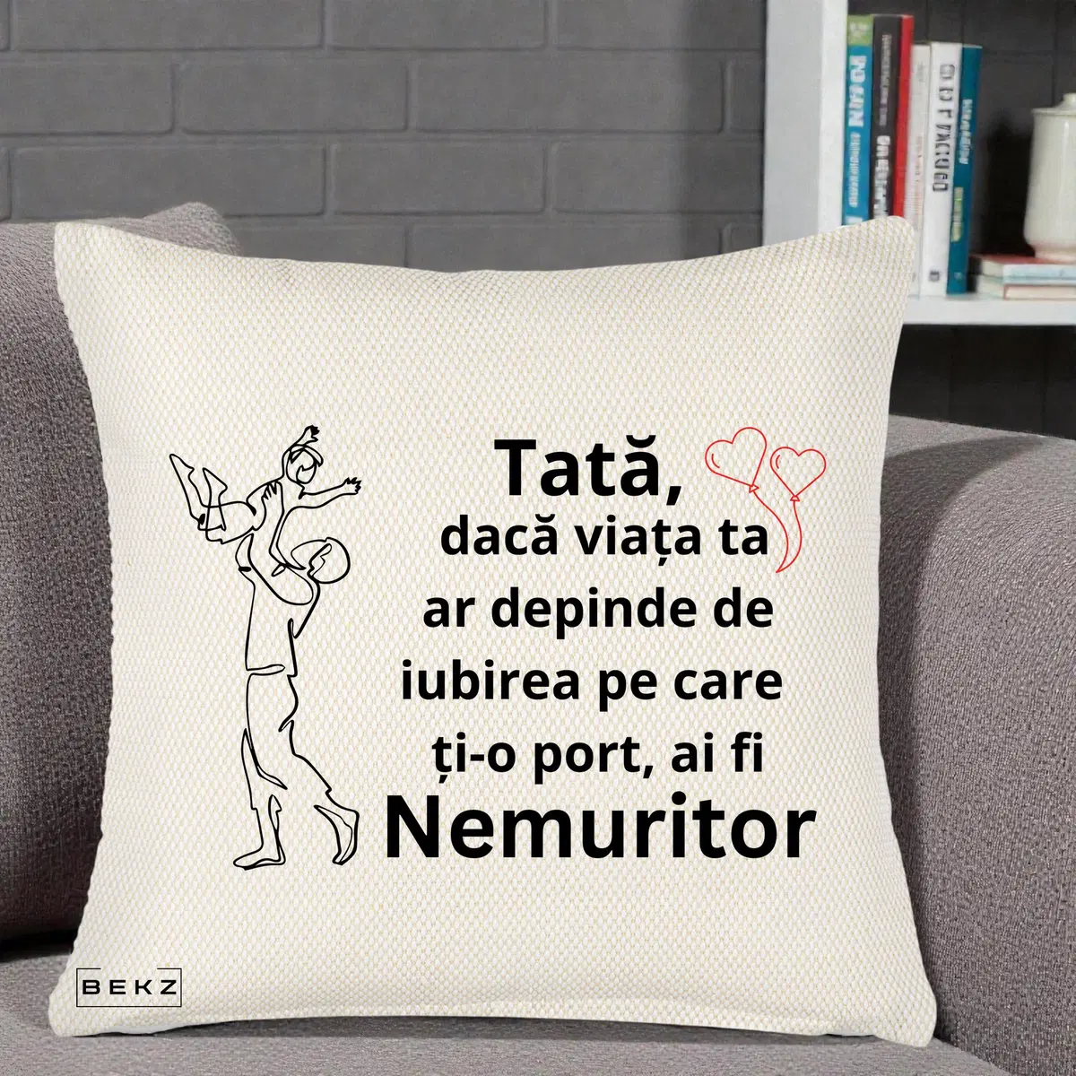 Perna Decorativa Tata Supererou Nemuritor Rosu, 40x40 cm, Crem Reliefat, Husa Detasabila, Perna, BEKZ®