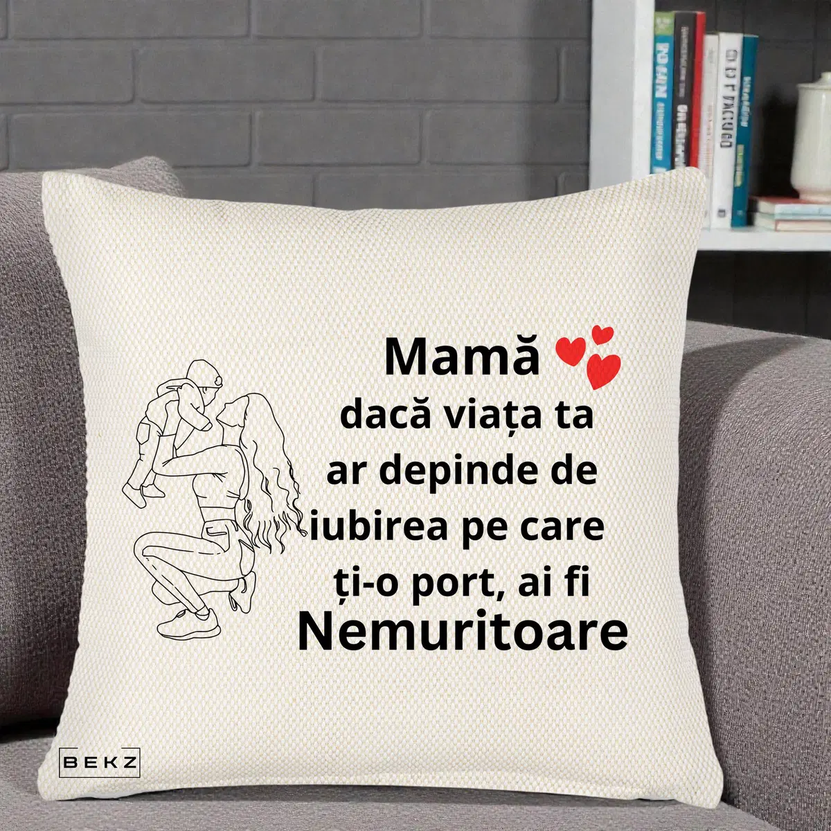 Perna Decorativa Mama Nemuritoare Portret Graphic, 40x40 cm, Crem Reliefat, Husa Detasabila, Perna, BEKZ®