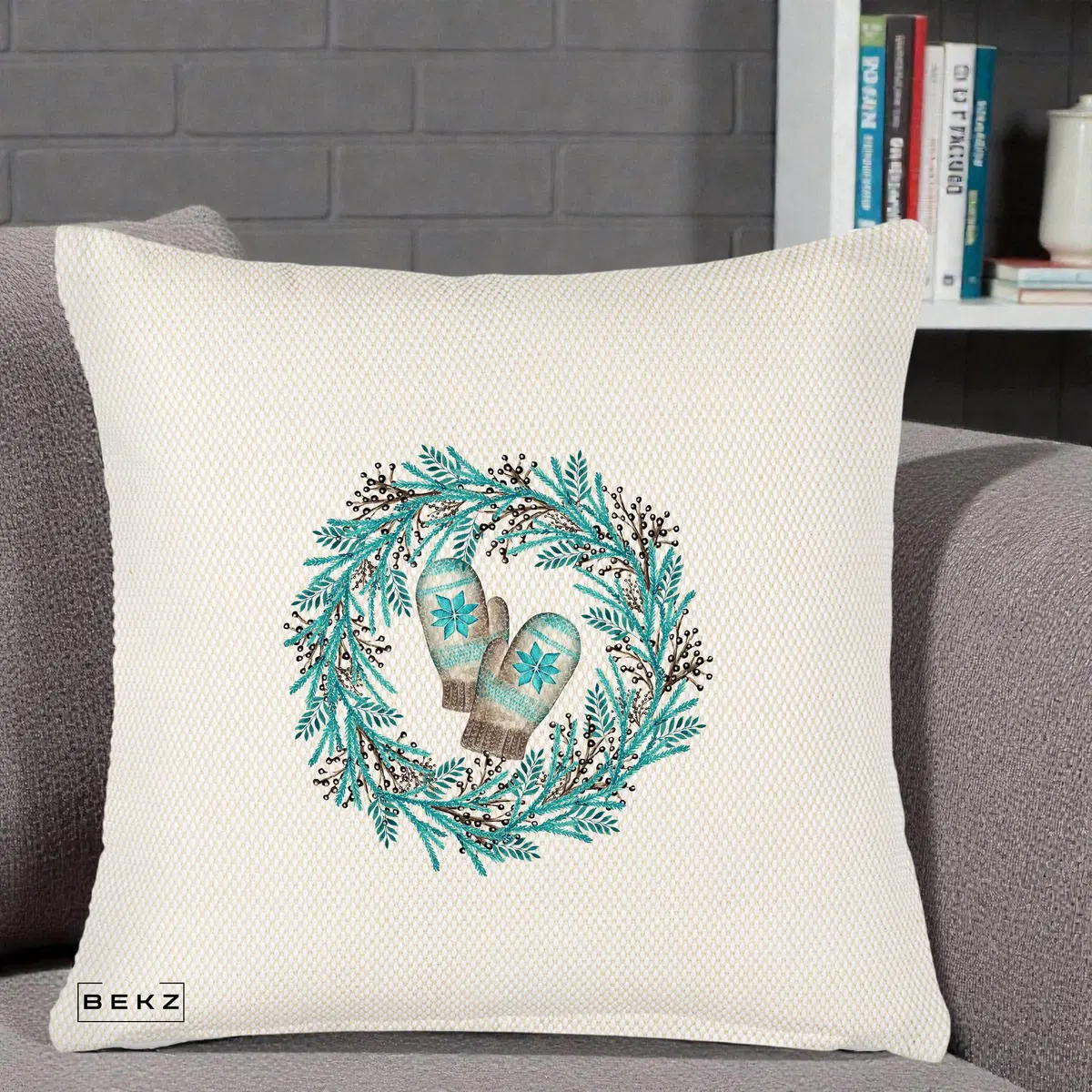 Perna Decorativa Coroana Turcoaz cu Manusi, 40x40 cm, Crem Reliefat, Husa Detasabila, Perna, BEKZ®