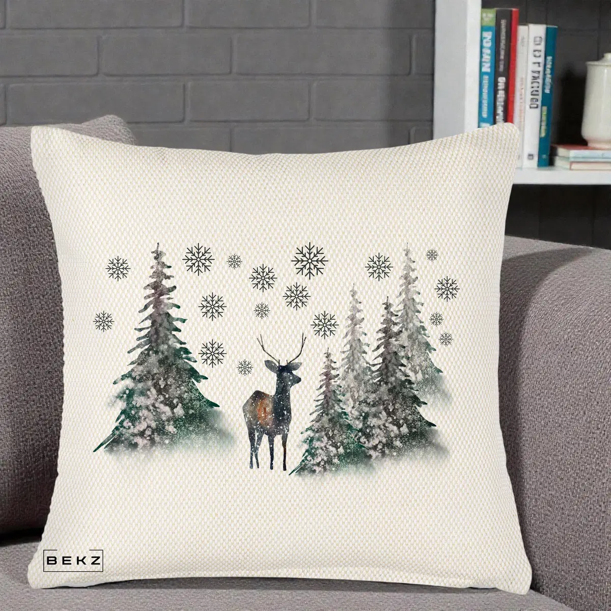 Perna Decorativa Ren in Padure Inzapezita, 40x40 cm, Crem Reliefat, Husa Detasabila, Perna, BEKZ®