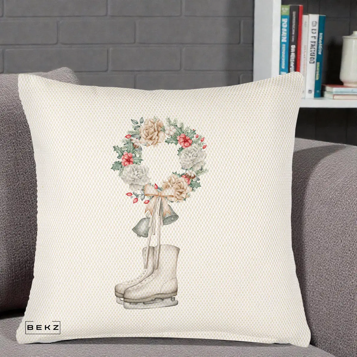 Perna Decorativa Patine cu Coroana Florala de Craciun, 40x40 cm, Crem Reliefat, Husa Detasabila, Perna, BEKZ®
