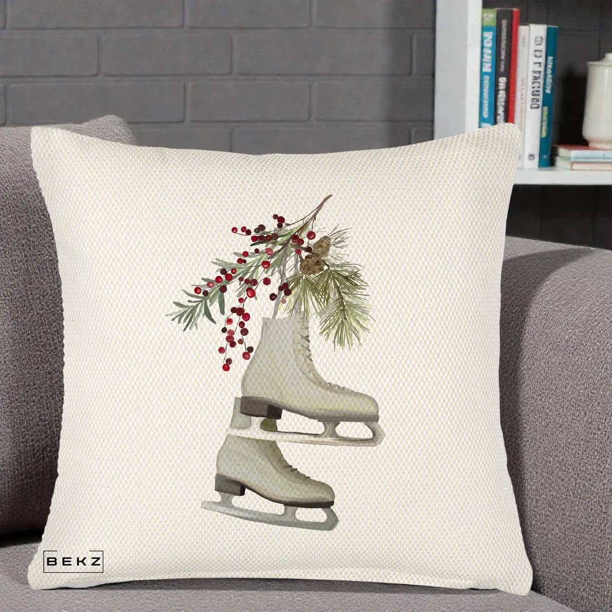 Perna Decorativa Patine cu Ramuri de Brad si Afine, 40x40 cm, Crem Reliefat, Husa Detasabila, Perna, BEKZ®