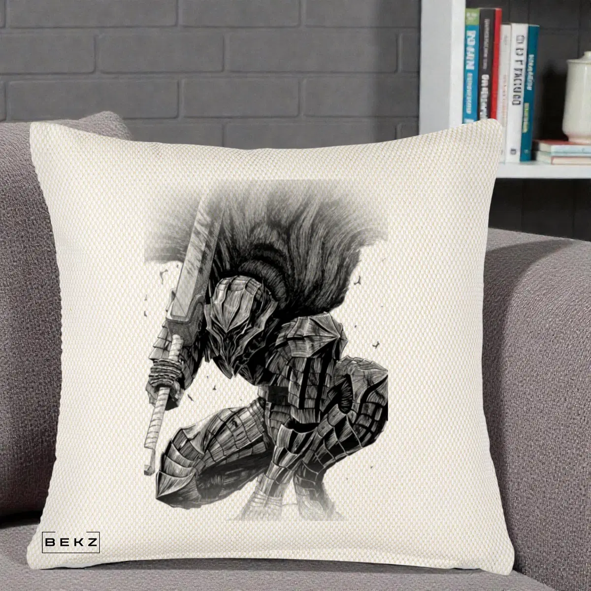 Perna Decorativa Berserk Guts Armor of Darkness Manga, 40x40 cm, Crem Reliefat, Husa Detasabila, Perna, BEKZ®