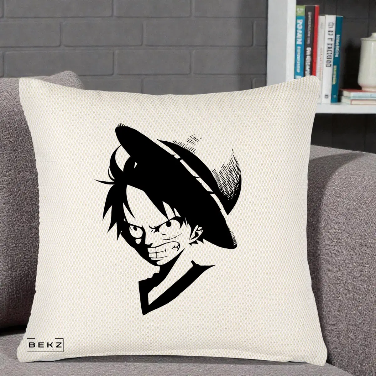 Perna Decorativa One Piece Luffy Silueta Alb-Negru, 40x40 cm, Crem Reliefat, Husa Detasabila, Perna, BEKZ®