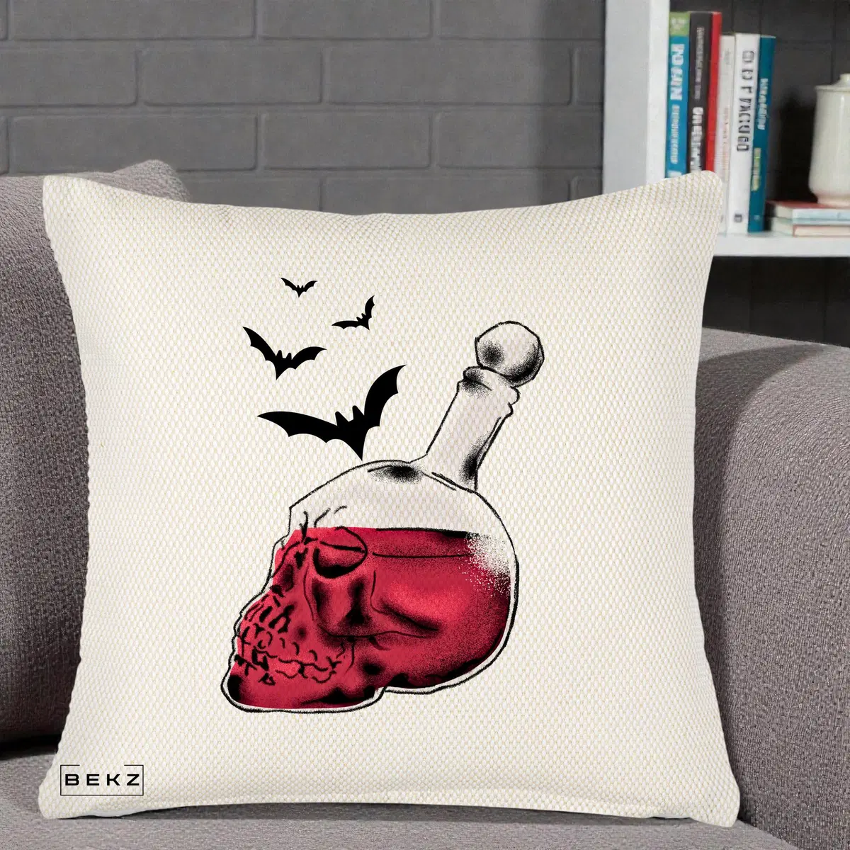 Perna Decorativa Halloween Craniu-Sticla cu Lilieci, 40x40 cm, Crem Reliefat, Husa Detasabila, Perna, BEKZ®