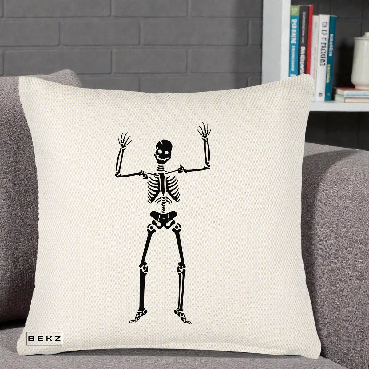 Perna Decorativa Halloween Schelet Dansator, 40x40 cm, Crem Reliefat, Husa Detasabila, Perna, BEKZ®