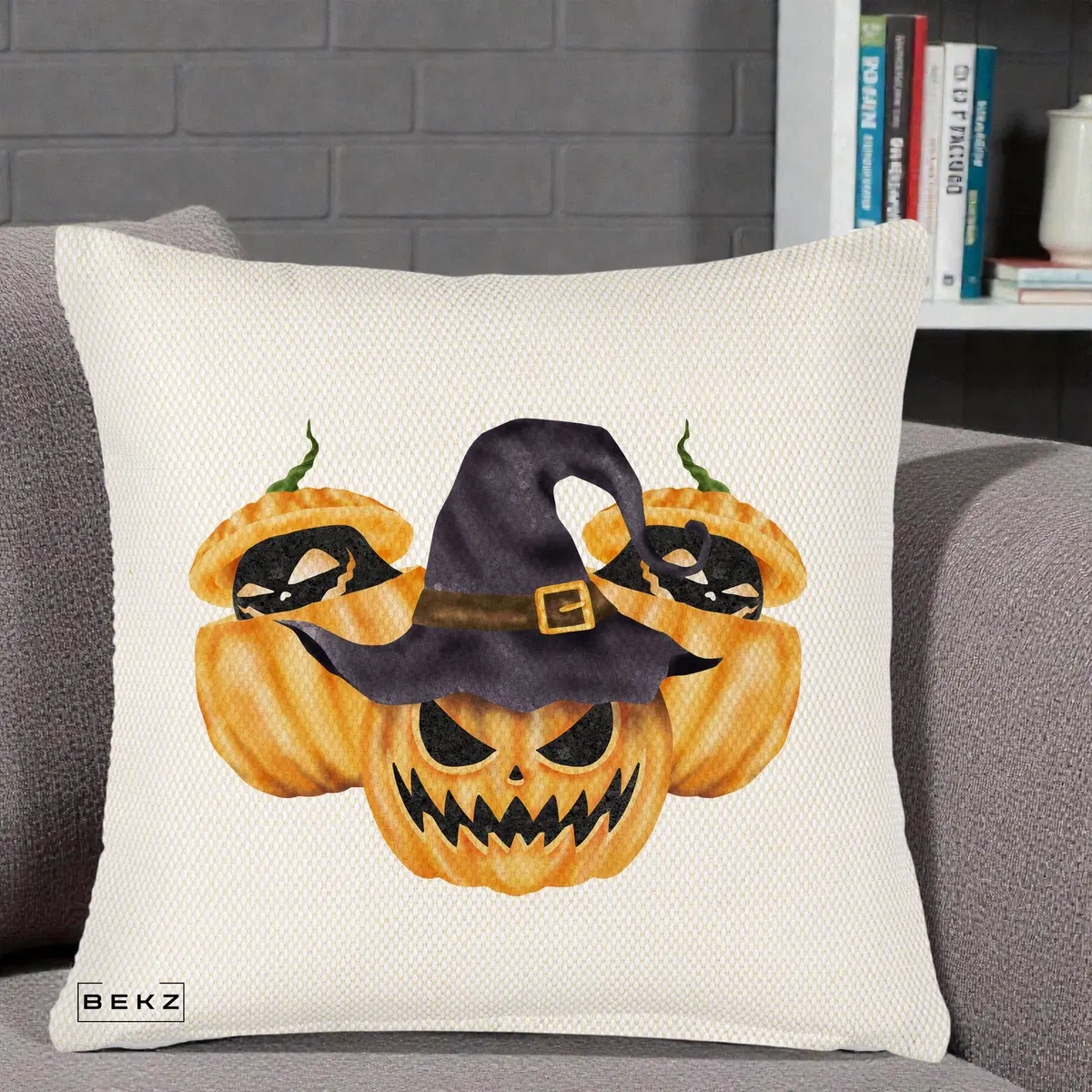 Perna Decorativa Trio Dovleci Jack-o-Lantern cu Palarie Vrajitoare, 40x40 cm, Crem Reliefat, Husa Detasabila, Perna, BEKZ®