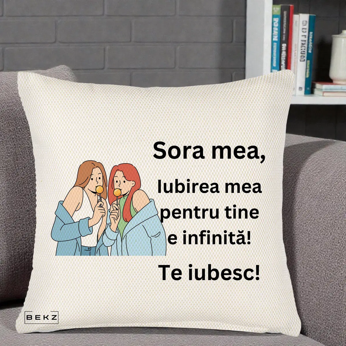 Perna Decorativa Sora Mea Te Iubesc Doua Fete Tinand Maini Zambet, 40x40 cm, Crem Reliefat, Husa Detasabila, Perna, BEKZ®