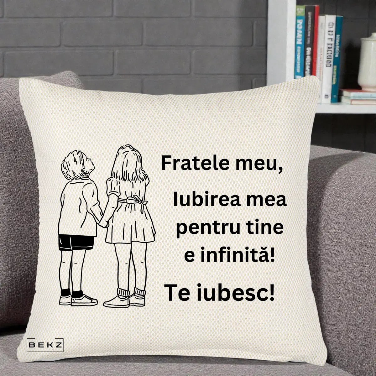 Perna Decorativa Fratele Meu Te Iubesc Copii Tinand Maini Line Art, 40x40 cm, Crem Reliefat, Husa Detasabila, Perna, BEKZ®