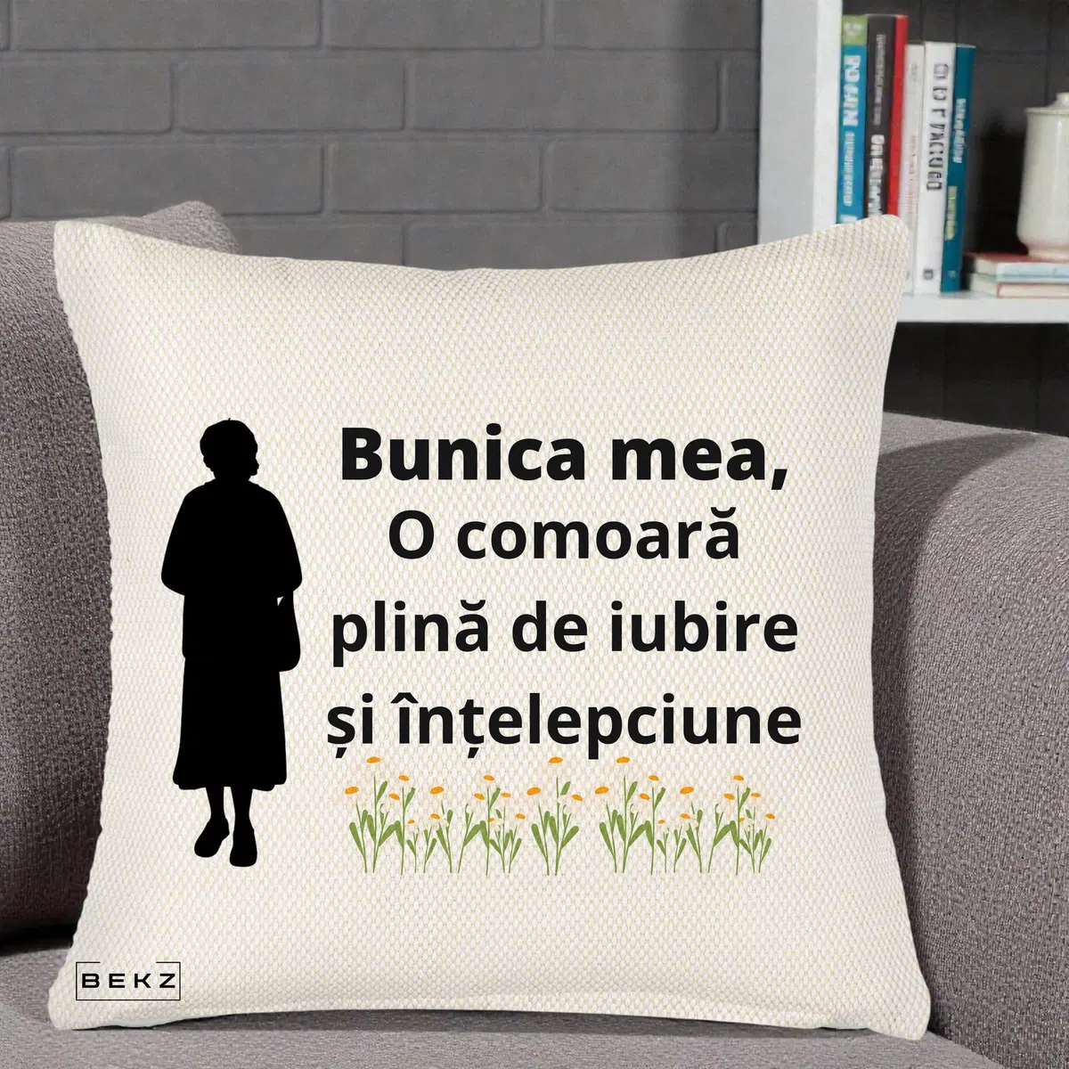 Perna Decorativa Bunica Mea Comoara Iubire Intelepciune Silueta cu Nepoata, 40x40 cm, Crem Reliefat, Husa Detasabila, Perna, BEKZ®