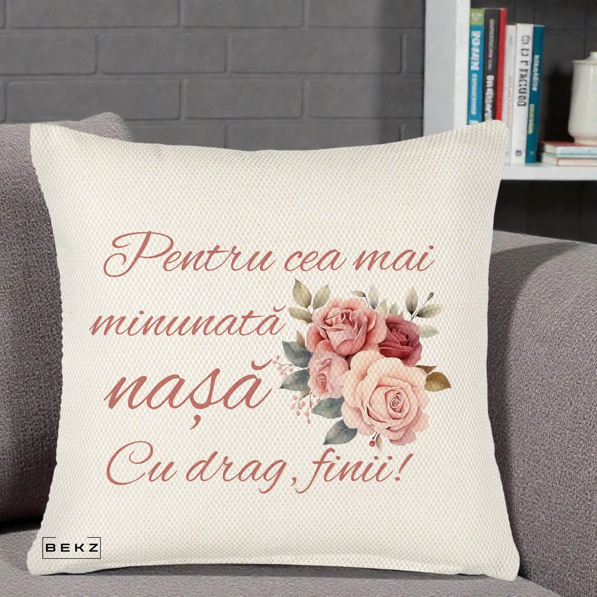 Perna Decorativa Pentru Cea mai Minunata Nasa Cu drag Finii, 40x40 cm, Crem Reliefat, Husa Detasabila, Perna, BEKZ®