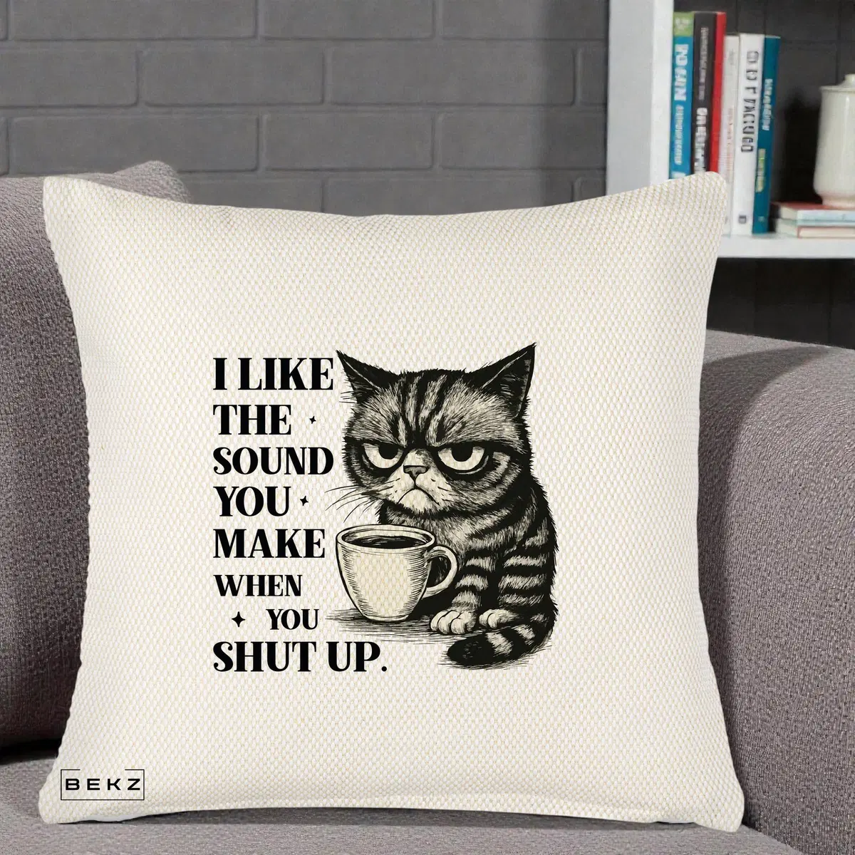 Perna Decorativa I Like the Sound You Make Pisica, 40x40 cm, Crem Reliefat, Husa Detasabila, Perna, BEKZ®