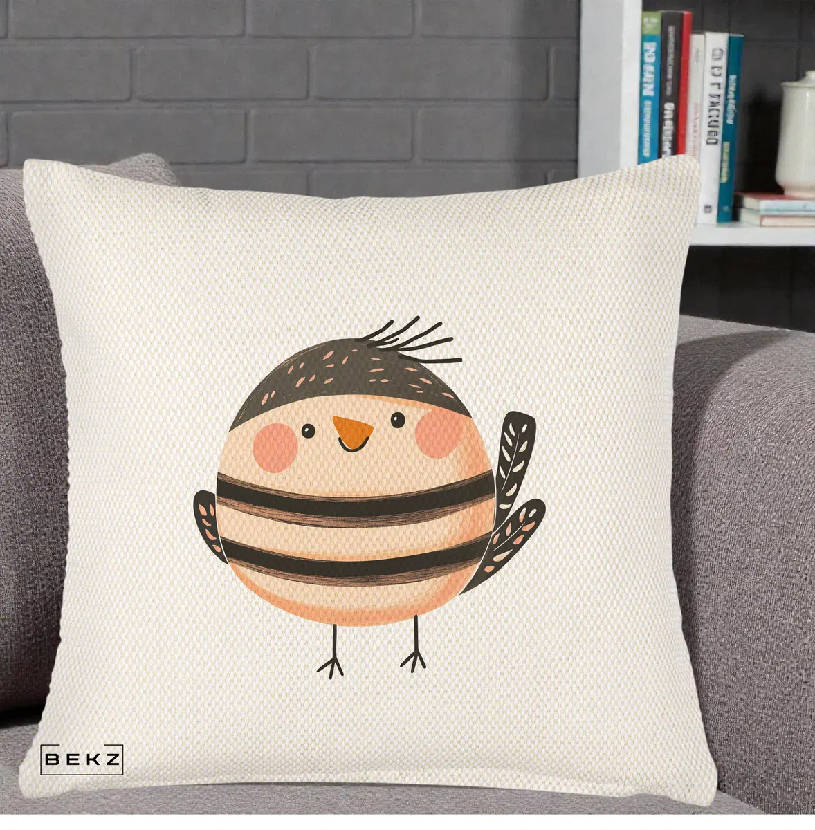Perna Decorativa Pui Kawaii Bej-Negru Dungat, 40x40 cm, Crem Reliefat, Husa Detasabila, Perna, BEKZ®