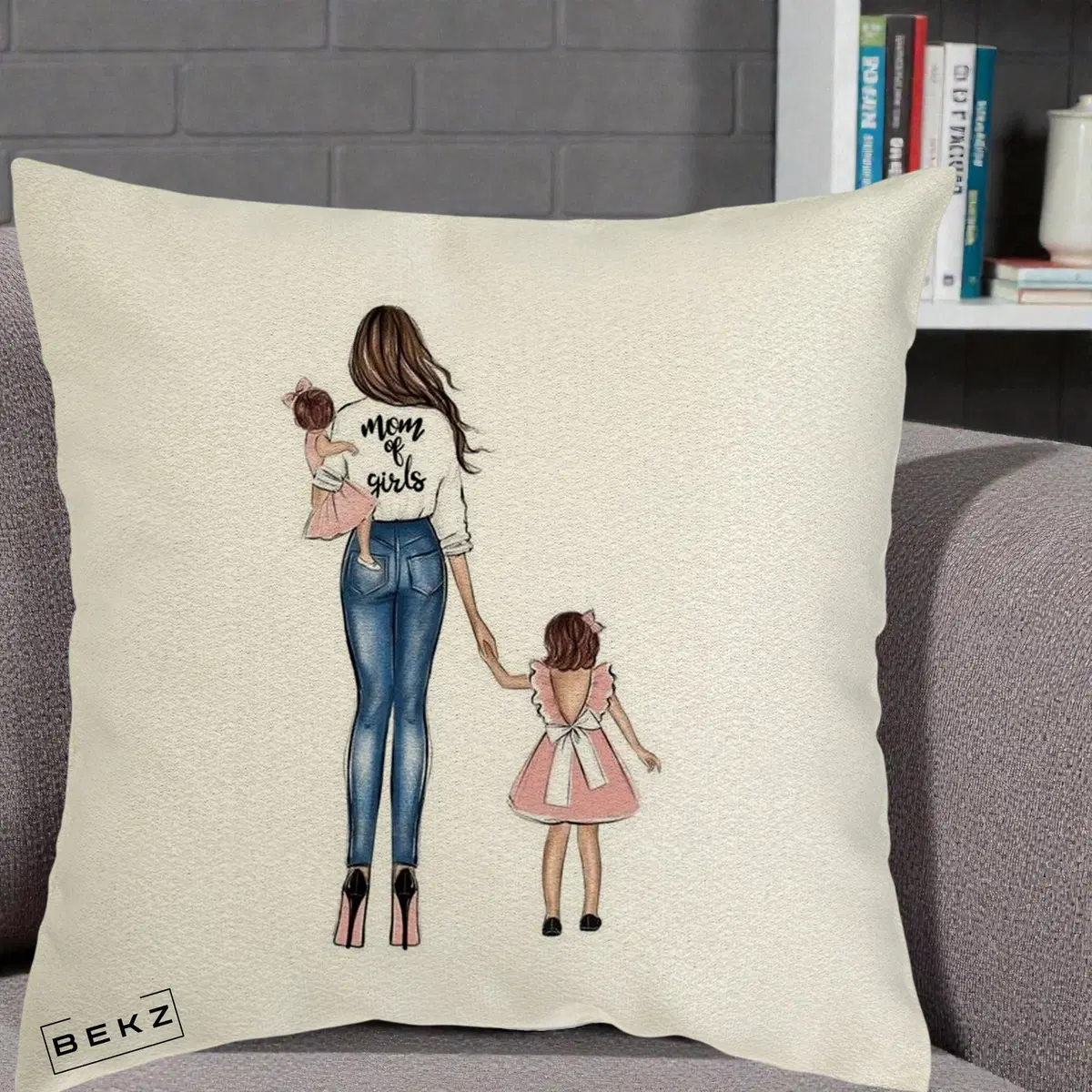 Perna Decorativa Mom of Girls Mama cu Fetele, 40x40 cm, Ecru, Husa Detasabila, Perna, BEKZ®