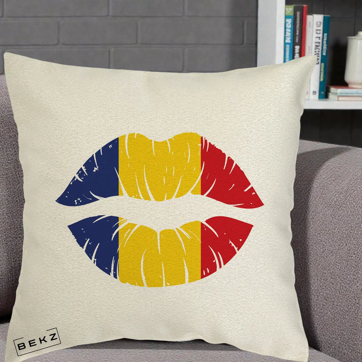 Perna Decorativa Buze Tricolor Romania, 40x40 cm, Ecru, Husa Detasabila, Perna, BEKZ®