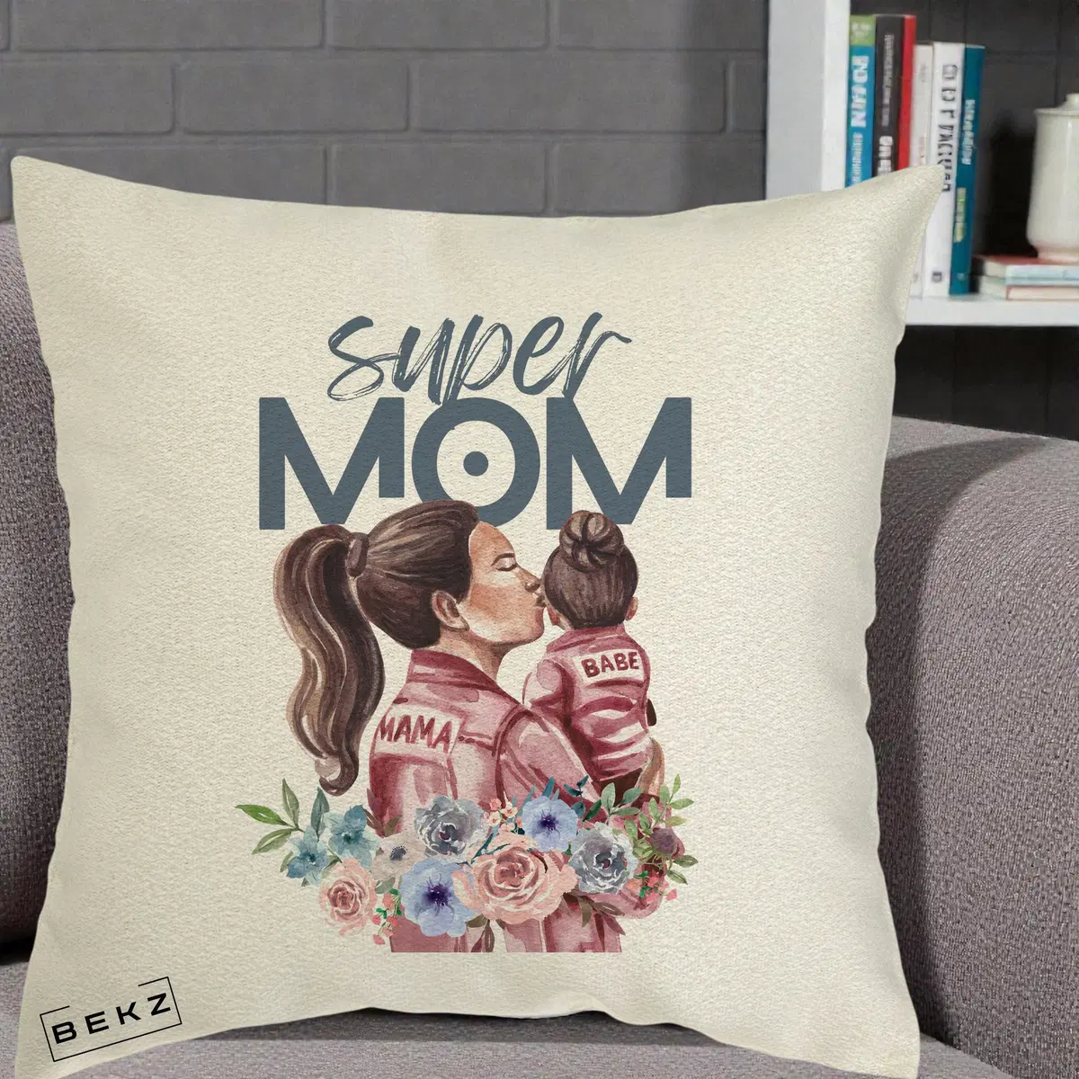 Perna Decorativa Super Mom Mama cu Bebelusul, 40x40 cm, Ecru, Husa Detasabila, Perna, BEKZ®