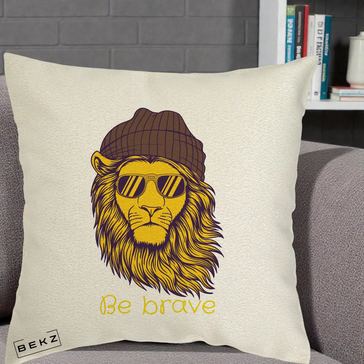 Perna Decorativa Leu Hipster Be Brave, 40x40 cm, Ecru, Husa Detasabila, Perna, BEKZ®