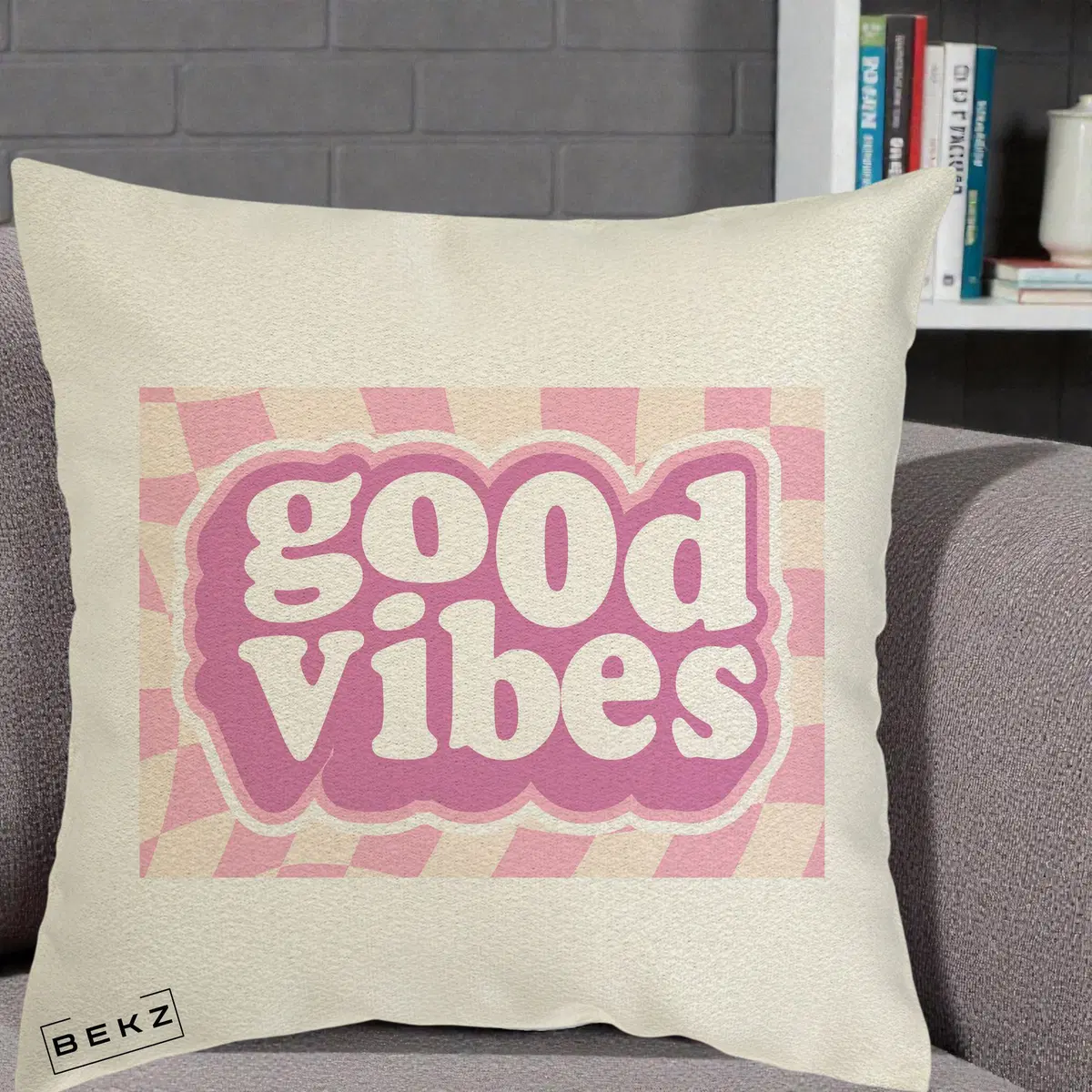 Perna Decorativa Good Vibes Retro Roz, 40x40 cm, Ecru, Husa Detasabila, Perna, BEKZ®