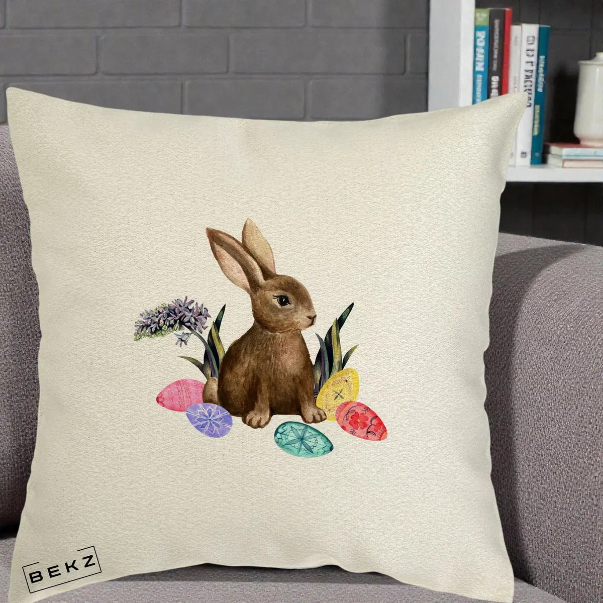 Perna Decorativa Iepuras cu Oua de Pasti Acuarela, 40x40 cm, Ecru, Husa Detasabila, Perna, BEKZ®
